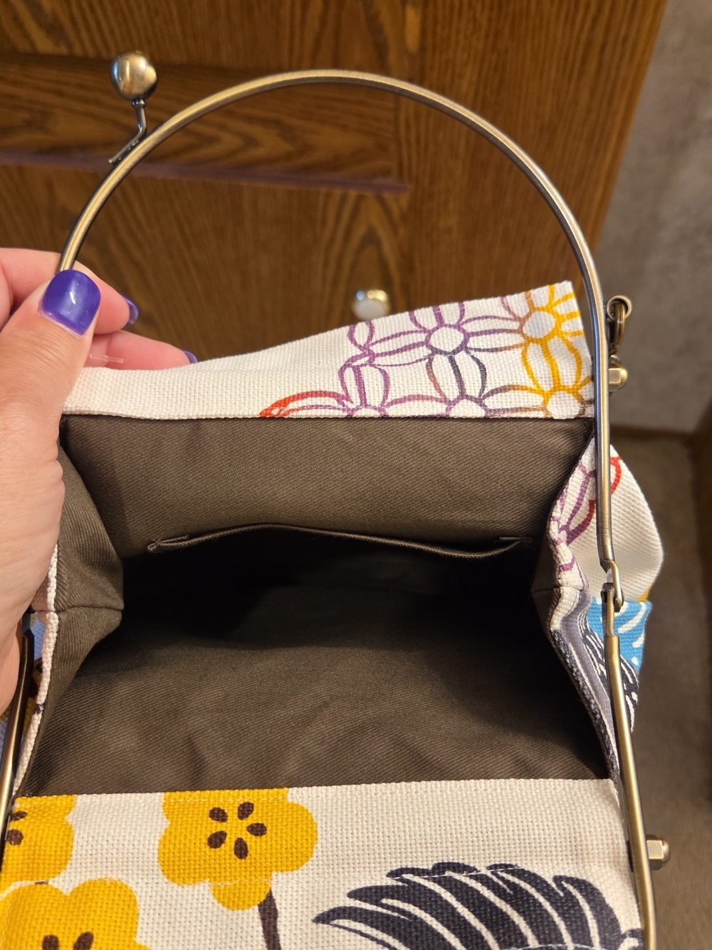 Canvas Floral Frame-Top Crossbody Bag in White, Yellow, Orange and Blue - Picture 5 of 5